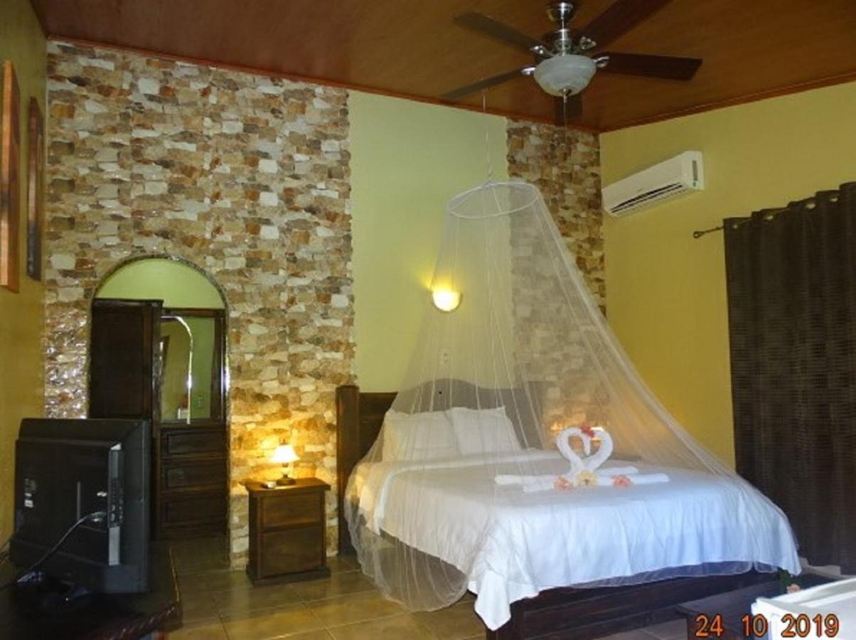 Hotel Caribbean Coconut Cahuita Eksteriør billede
